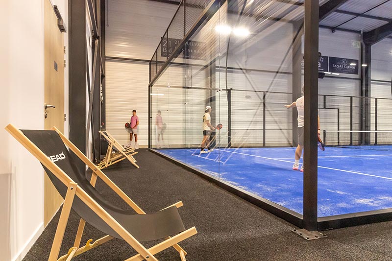 Éclairage LED uniforme et puissant pour terrains de padel