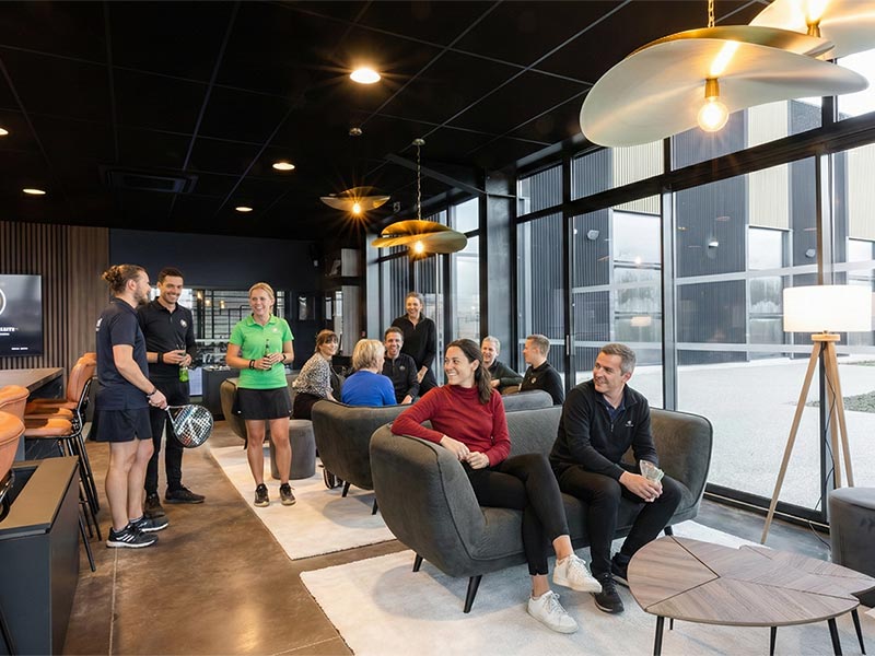 Espace d'échange pour événements d'entreprise au Beaune Padel Club